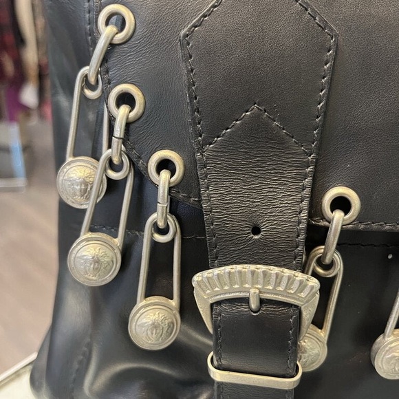 Gianni Versace Safety Pin 1990's backpack - Picture 4 of 10